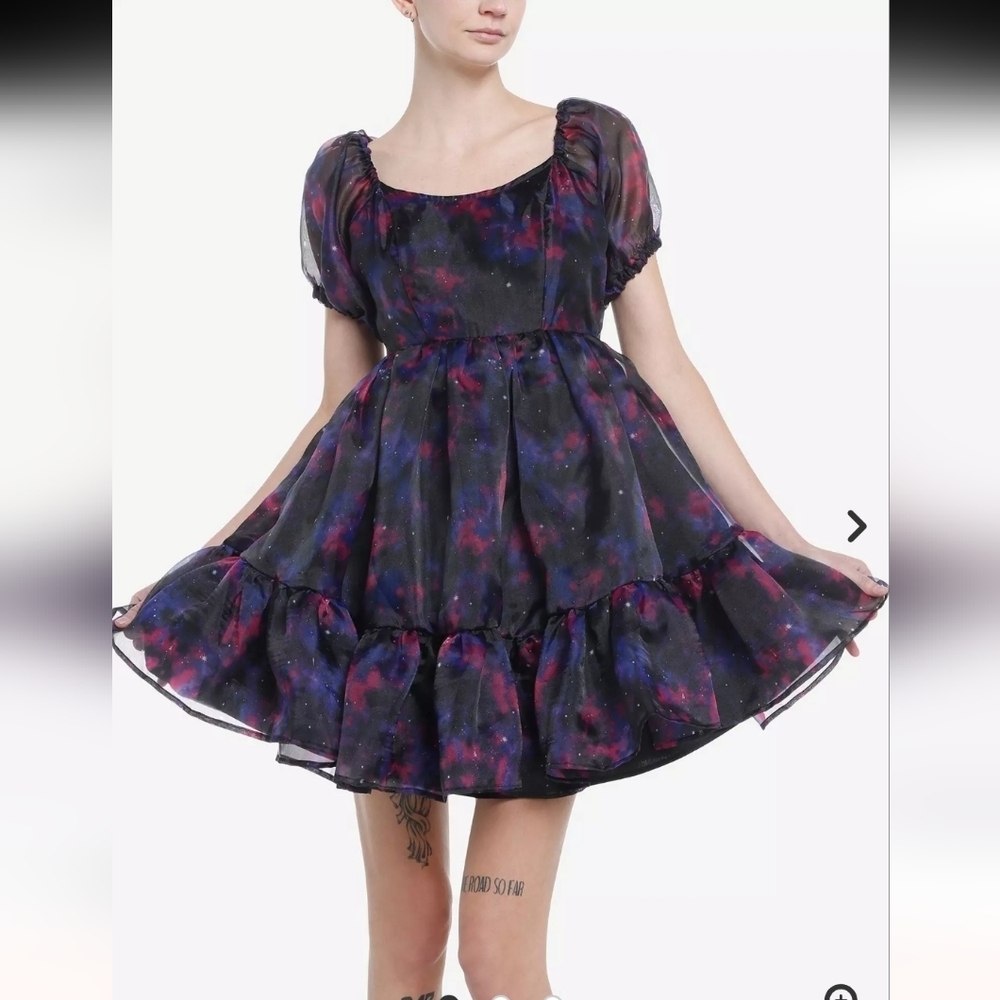Cosmic Aura Galaxy Tiered Organza Dress. Size Large.